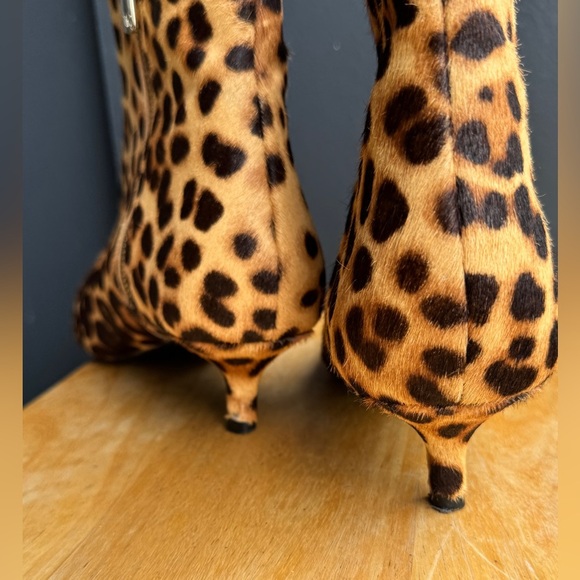 Taryn Rose Leopard Print Ankle Booties - Picture 5 of 12